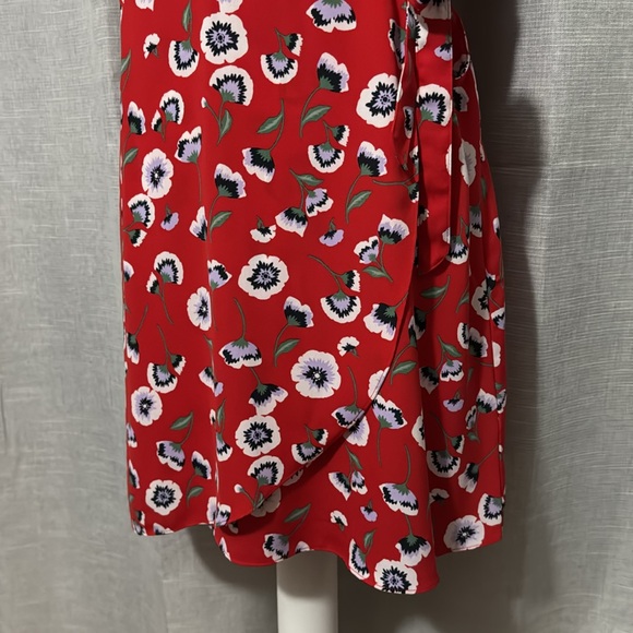 Like New-J Crew Mercantile Wrap Dress-Sz 4-Red Floral-V Neck/Eye Hook-Waist Tie - Picture 5 of 16